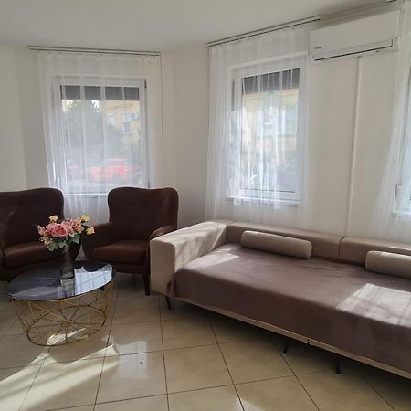 Tulipan Apartman Szeged Ngoại thất bức ảnh