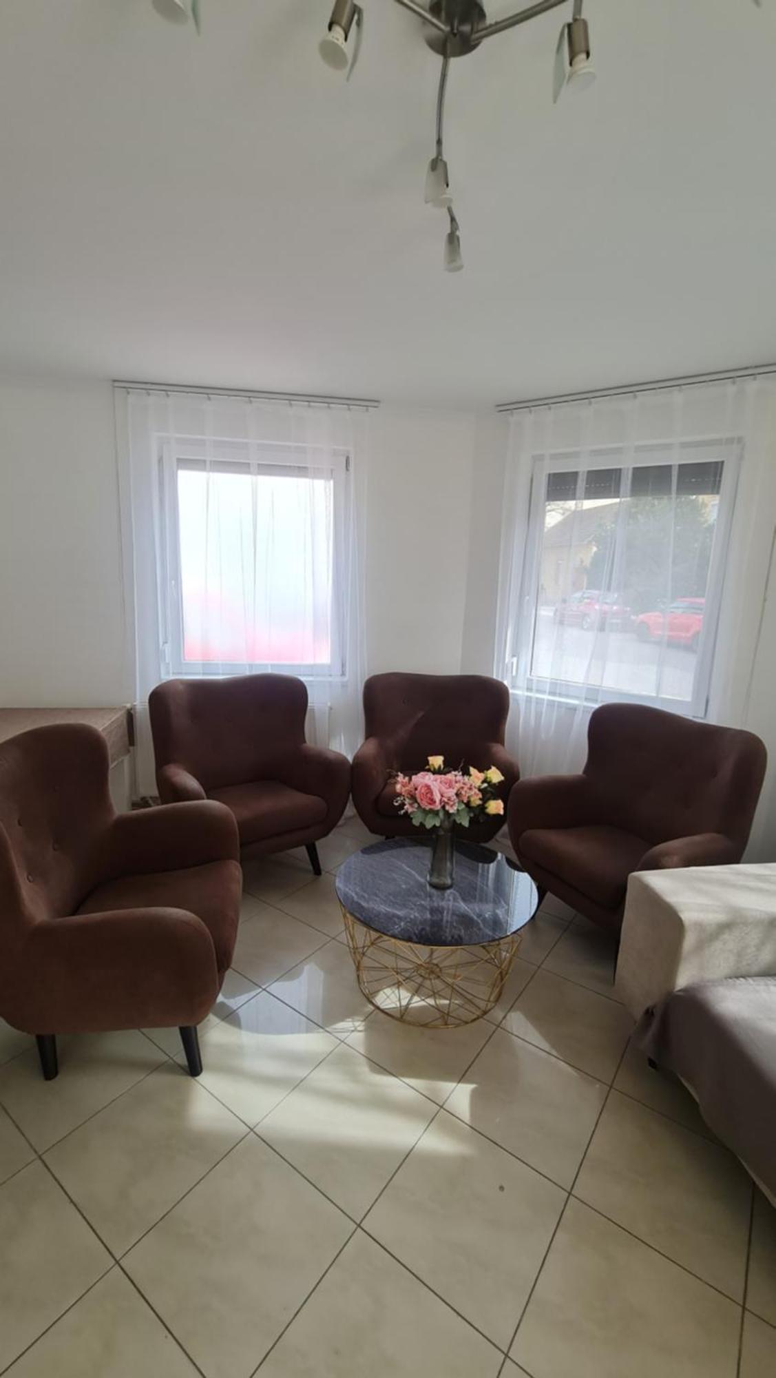 Tulipan Apartman Szeged Ngoại thất bức ảnh